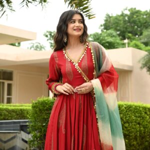 Women's gold printed kurta and pant, chiffon dupatta set